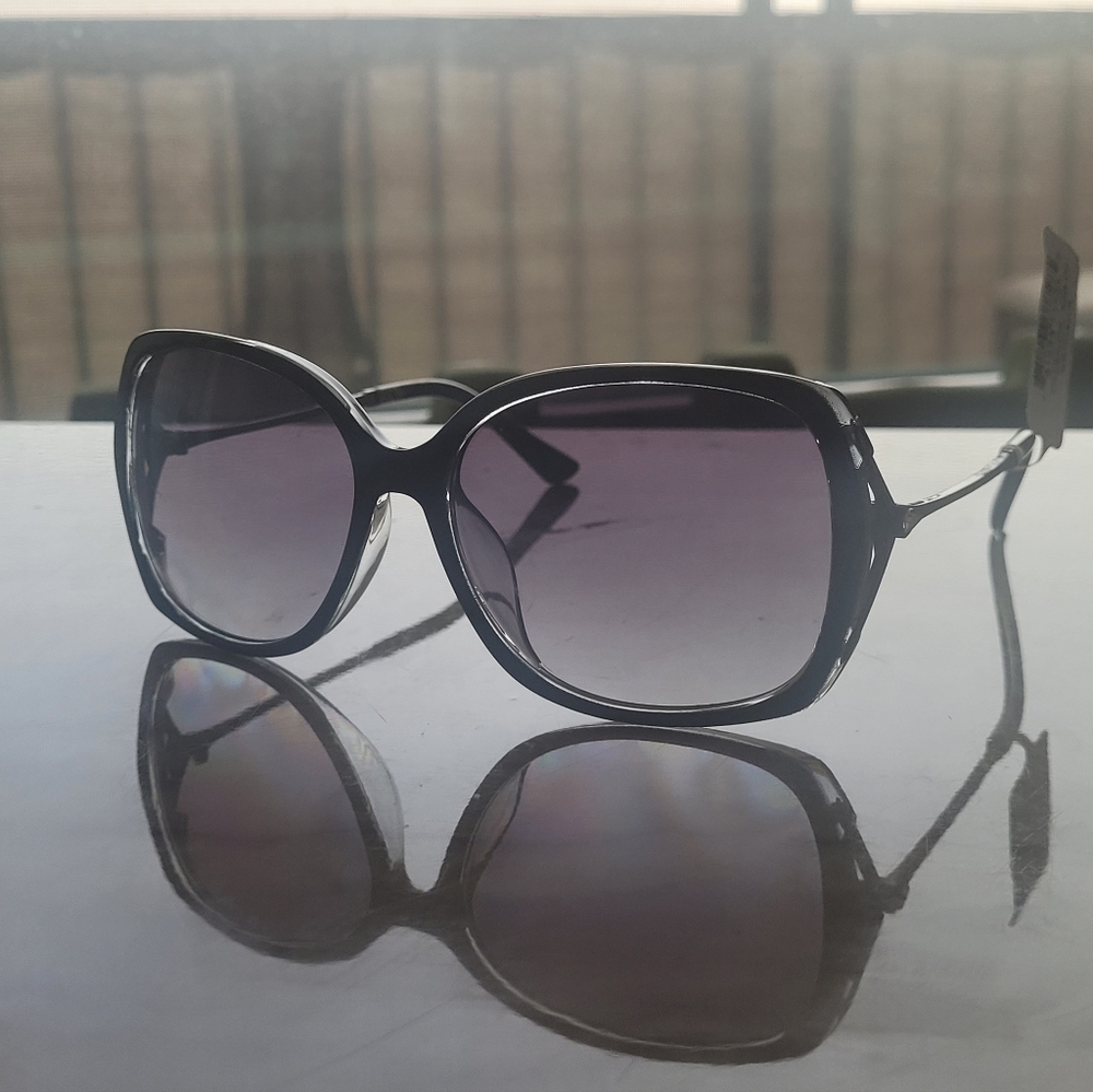 Tahari Sunglasses